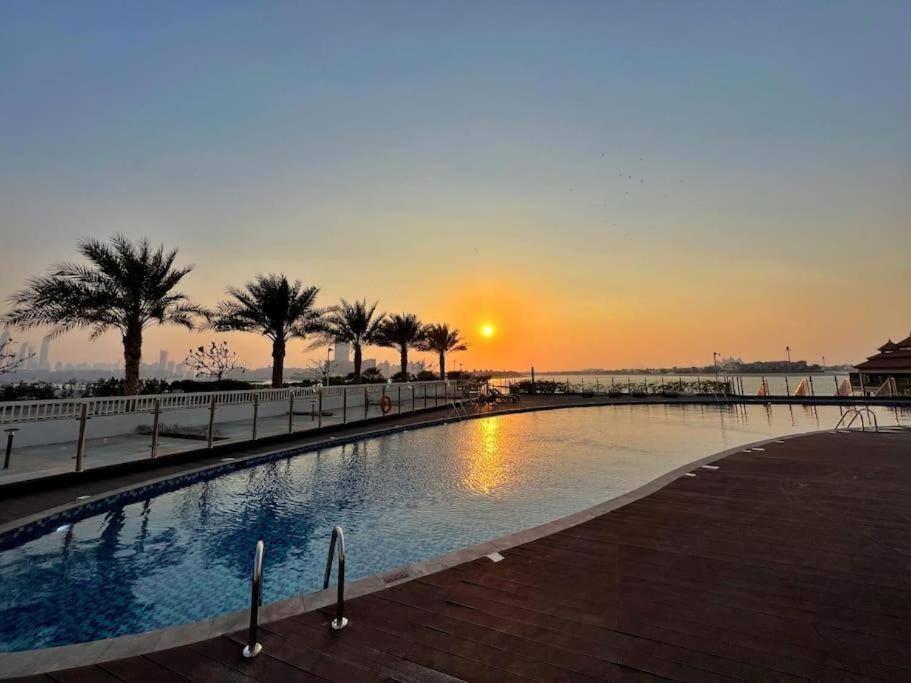 Apartment Azizi Mina Residence, 180 Seaview In Palm Jumeirah Dubai