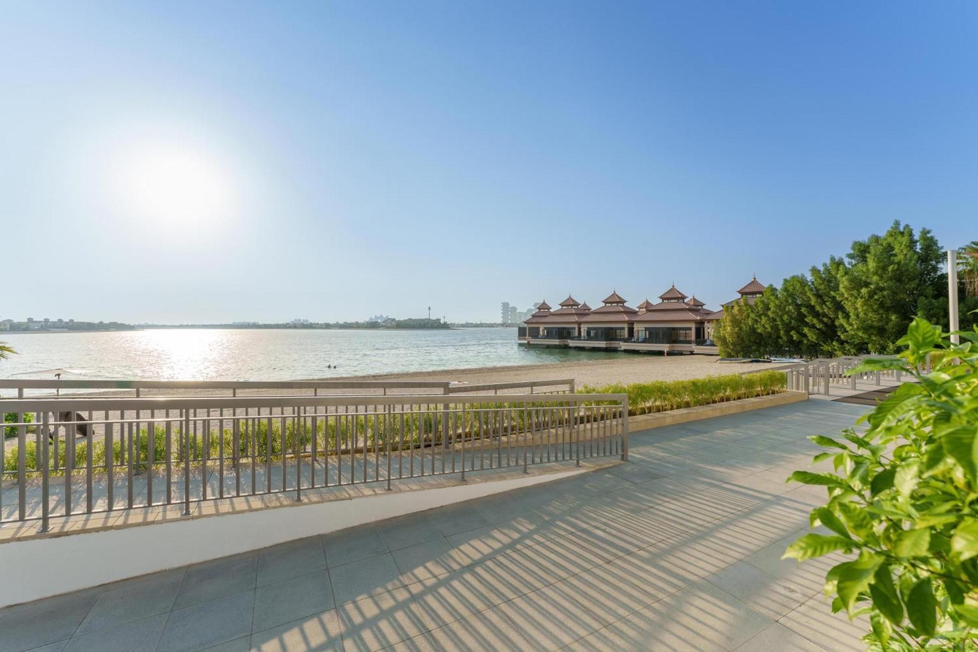 Dejaview Luxury With Private Terrace, Burj & Sea View *